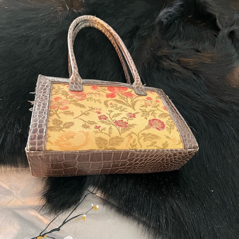 Purse - Picture 2 of 5